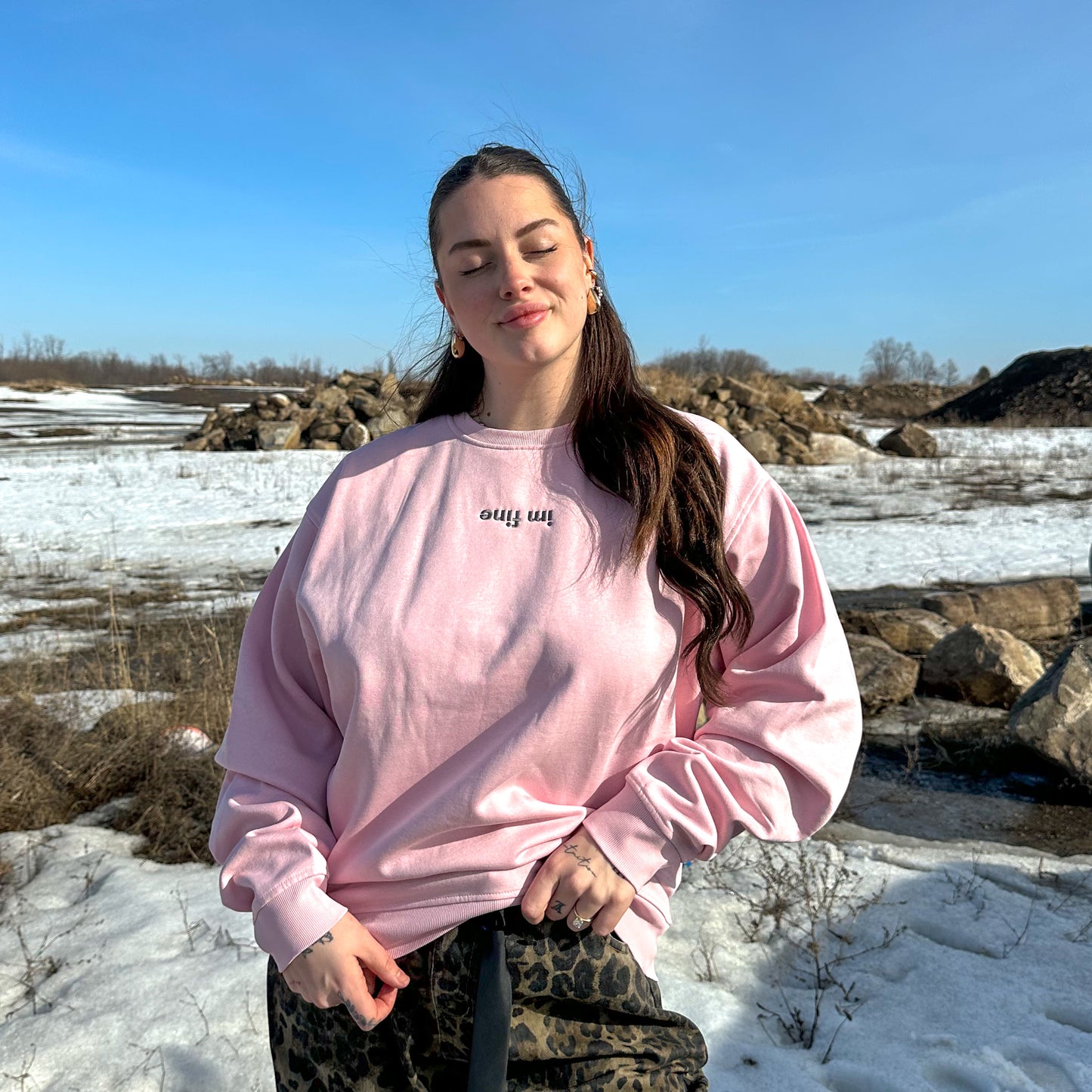 "im fine" embroidered crewneck - pink